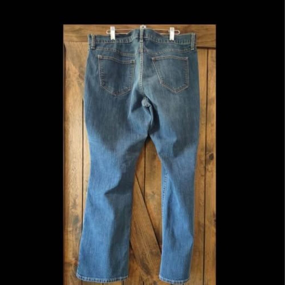 Size 16 Old Navy Womens Blue Jeans 30” Inseam, 10” rise, 19” waist, C5862